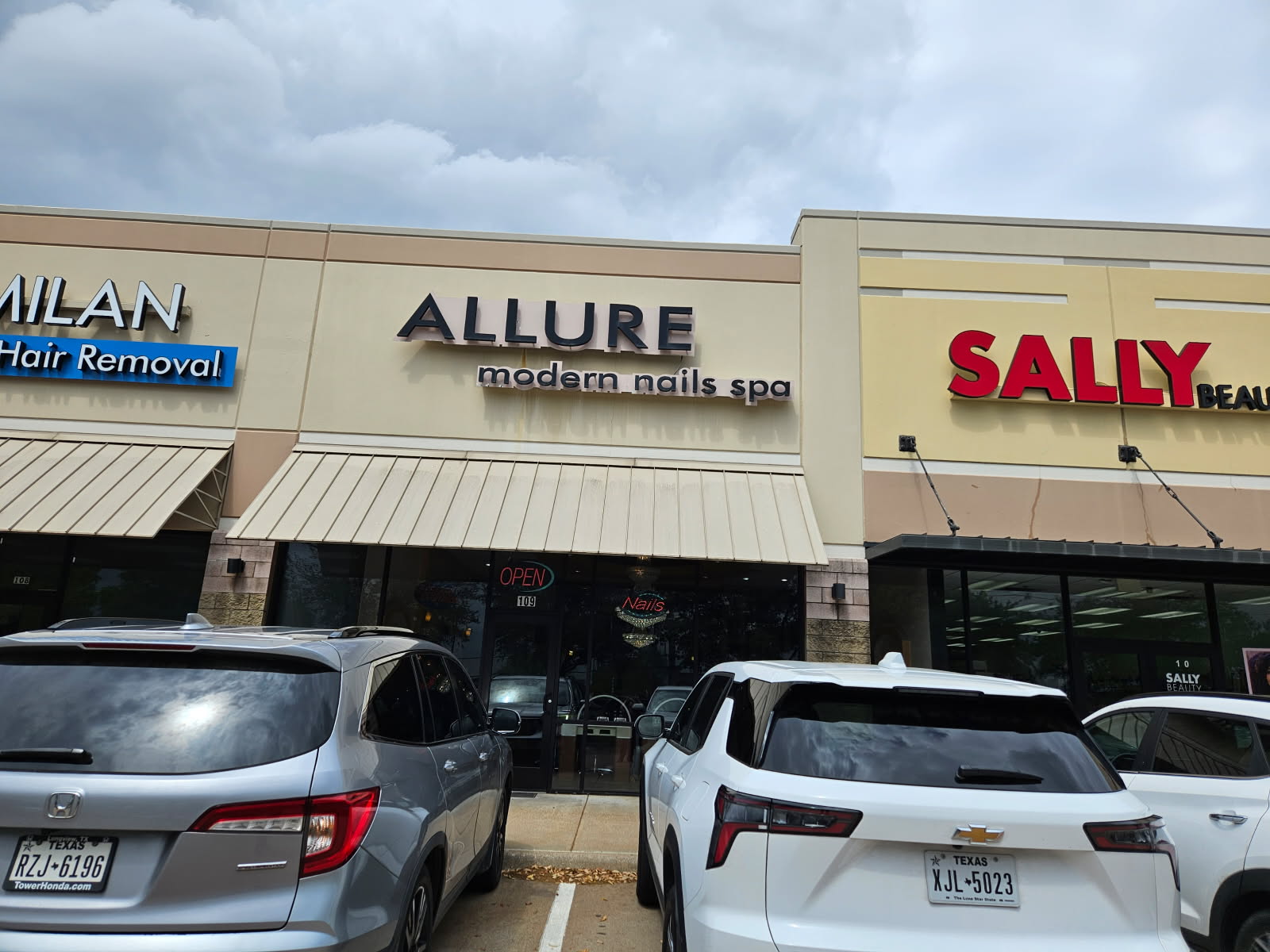 ALLURE MODERN NAILS SPA nail photo 3